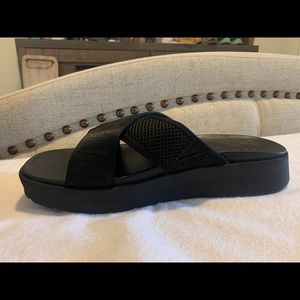 Ugg Slip on Sandals 9.5